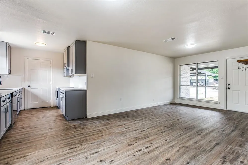4608 Stanley Keller Rd, Haltom City, TX 76117