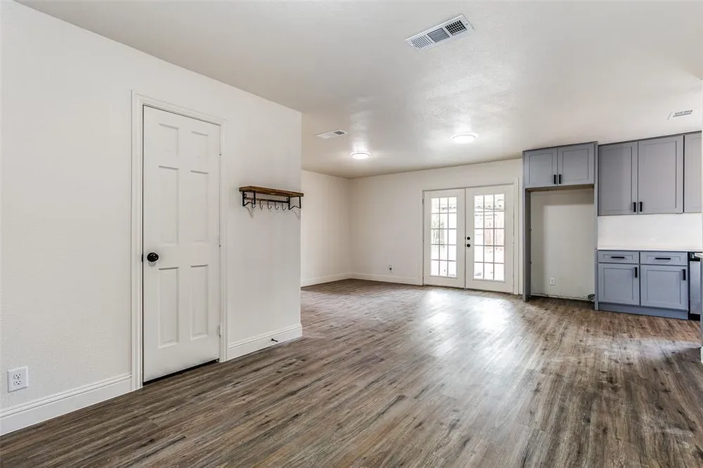 4608 Stanley Keller Rd, Haltom City, TX 76117