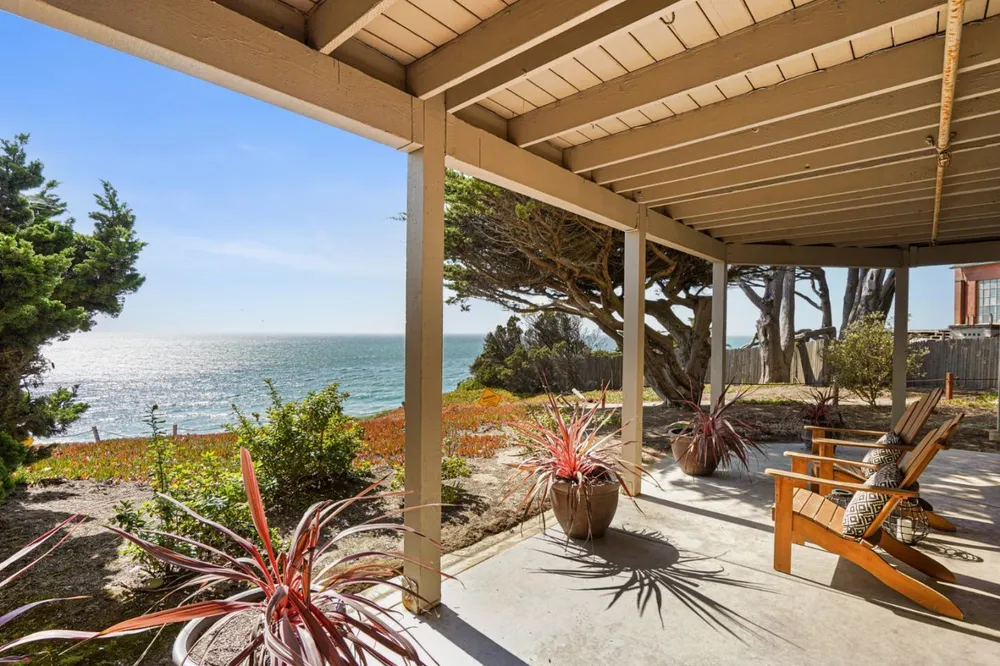 220 Palmetto Ave, Pacifica, CA 94044