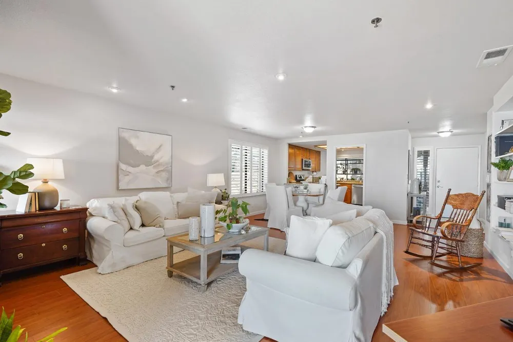 220 Palmetto Ave, Pacifica, CA 94044