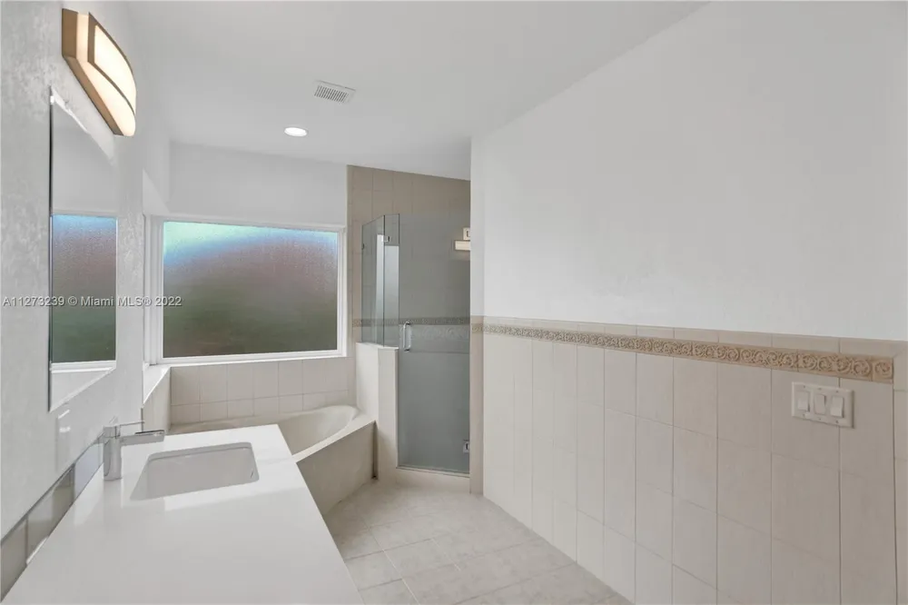 674 NW 127th Ave, Miami, FL 33182