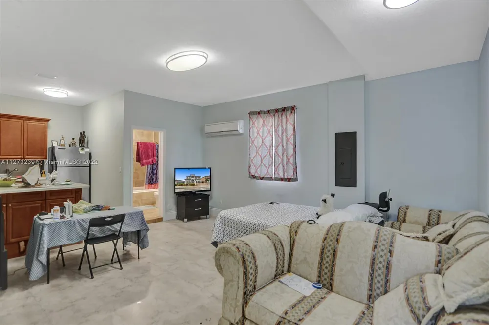 674 NW 127th Ave, Miami, FL 33182