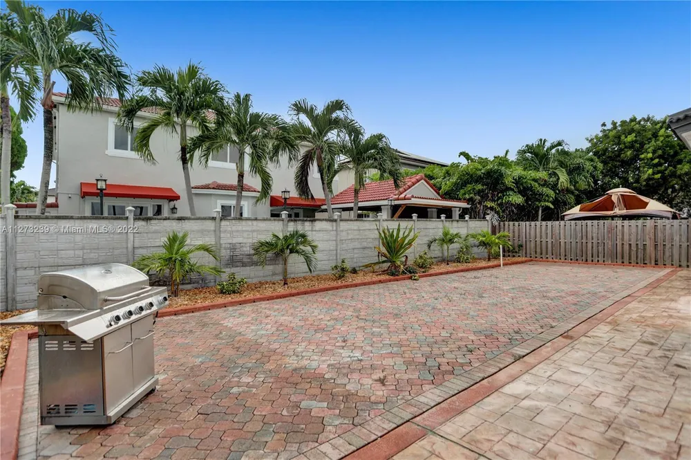 674 NW 127th Ave, Miami, FL 33182