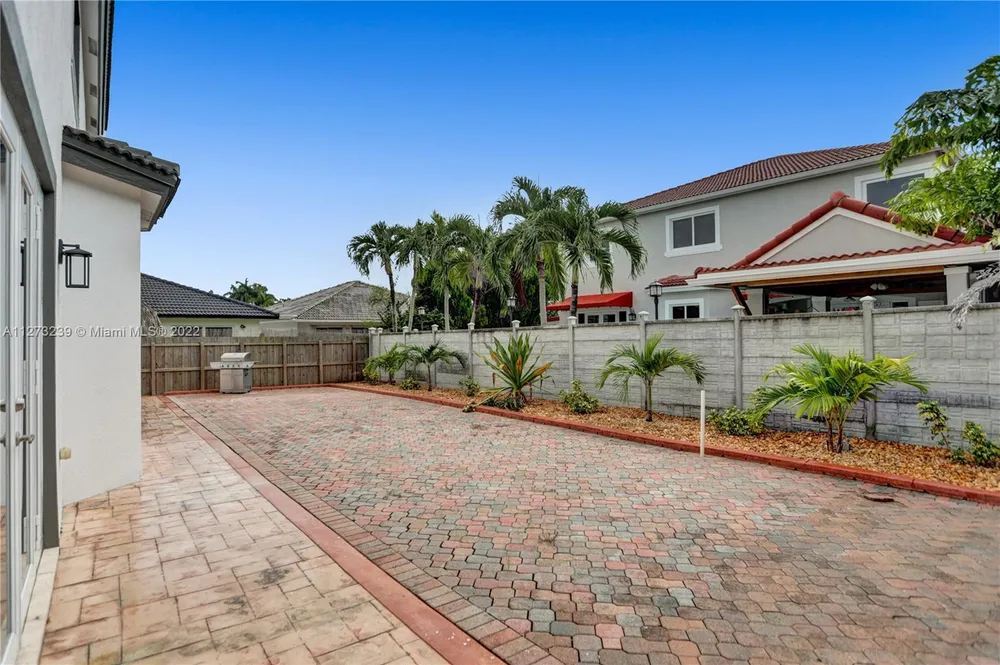 674 NW 127th Ave, Miami, FL 33182