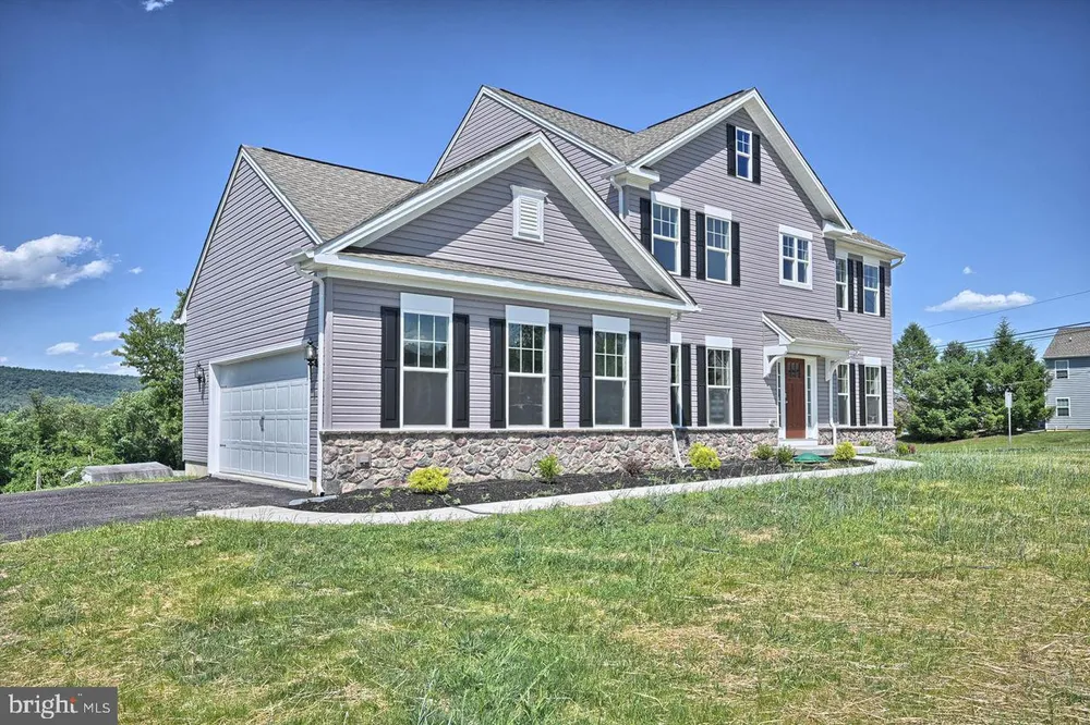 6300 Great Oak Dr, Mechanicsburg, PA 17050