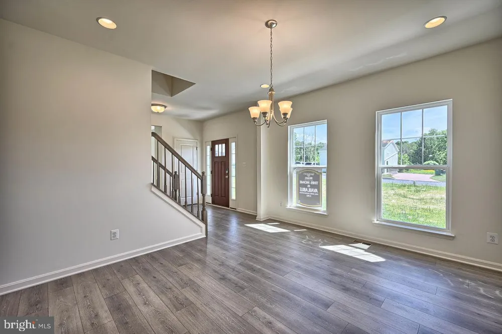 6300 Great Oak Dr, Mechanicsburg, PA 17050