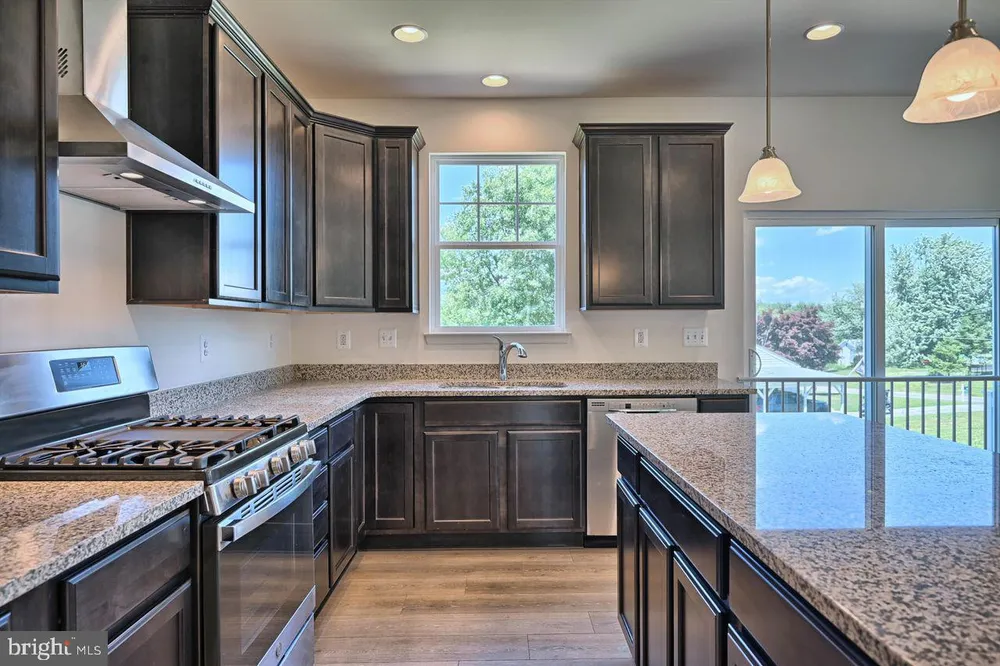 6300 Great Oak Dr, Mechanicsburg, PA 17050