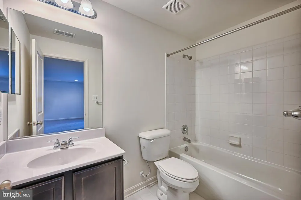 6300 Great Oak Dr, Mechanicsburg, PA 17050