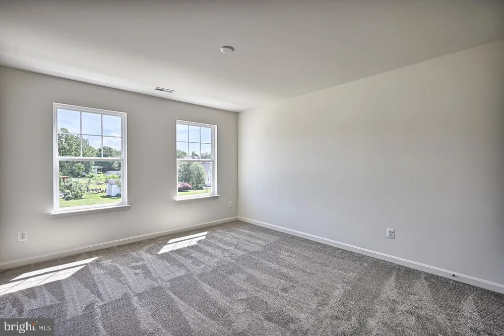 6300 Great Oak Dr, Mechanicsburg, PA 17050