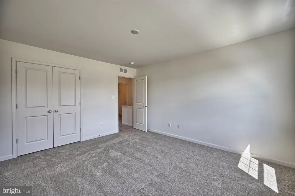 6300 Great Oak Dr, Mechanicsburg, PA 17050