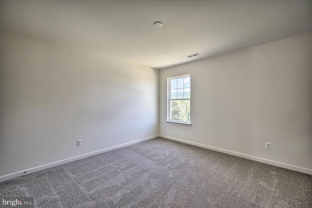 6300 Great Oak Dr, Mechanicsburg, PA 17050