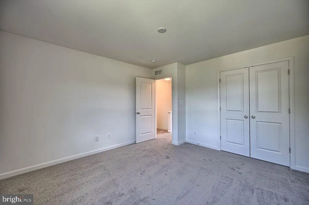 6300 Great Oak Dr, Mechanicsburg, PA 17050