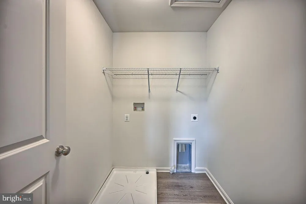 6300 Great Oak Dr, Mechanicsburg, PA 17050