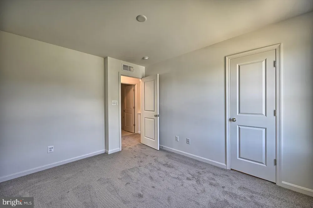 6300 Great Oak Dr, Mechanicsburg, PA 17050