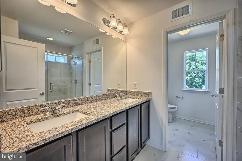 6300 Great Oak Dr, Mechanicsburg, PA 17050