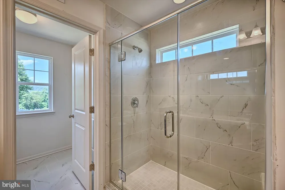 6300 Great Oak Dr, Mechanicsburg, PA 17050