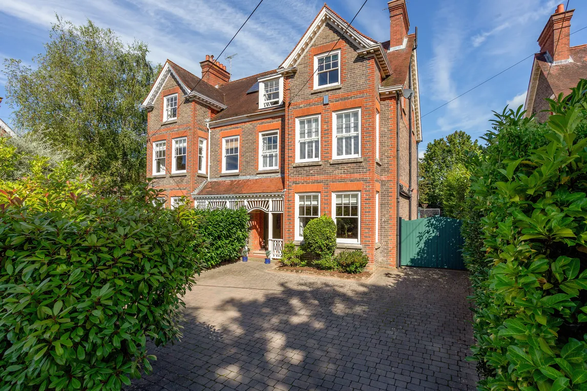 Properties for sale in Lindfield