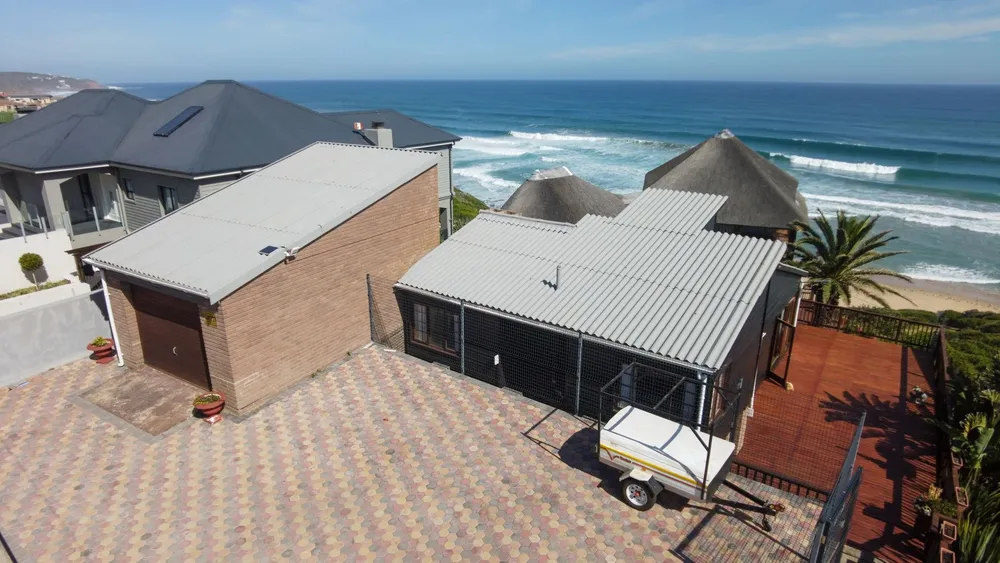 South Africa, Western Cape, Dana Bay, P. Nutans Street, 12