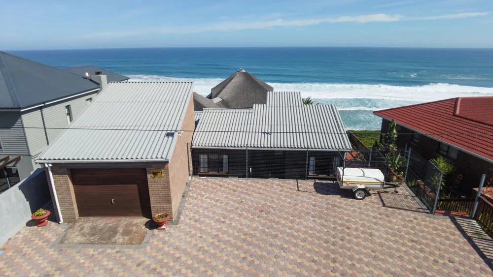 South Africa, Western Cape, Dana Bay, P. Nutans Street, 12