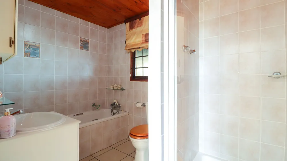South Africa, Western Cape, Dana Bay, P. Nutans Street, 12