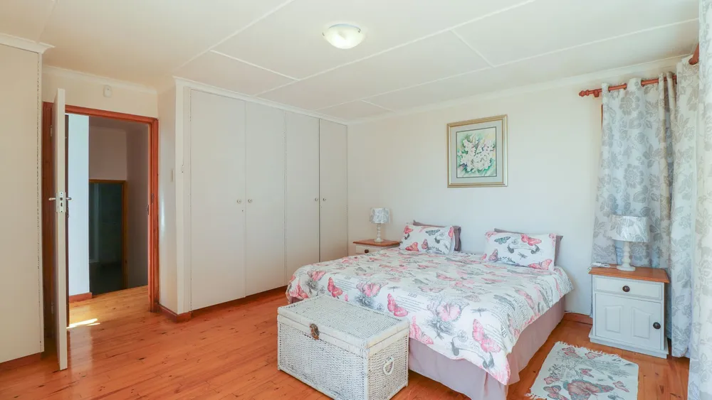 South Africa, Western Cape, Dana Bay, P. Nutans Street, 12