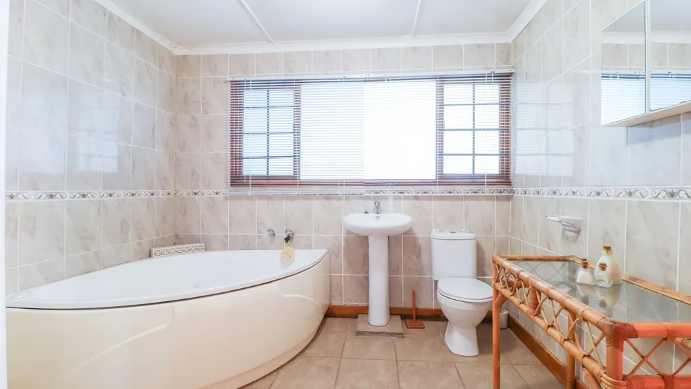 South Africa, Western Cape, Dana Bay, P. Nutans Street, 12
