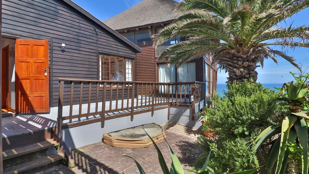 South Africa, Western Cape, Dana Bay, P. Nutans Street, 12