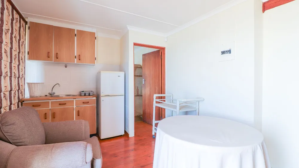 South Africa, Western Cape, Dana Bay, P. Nutans Street, 12