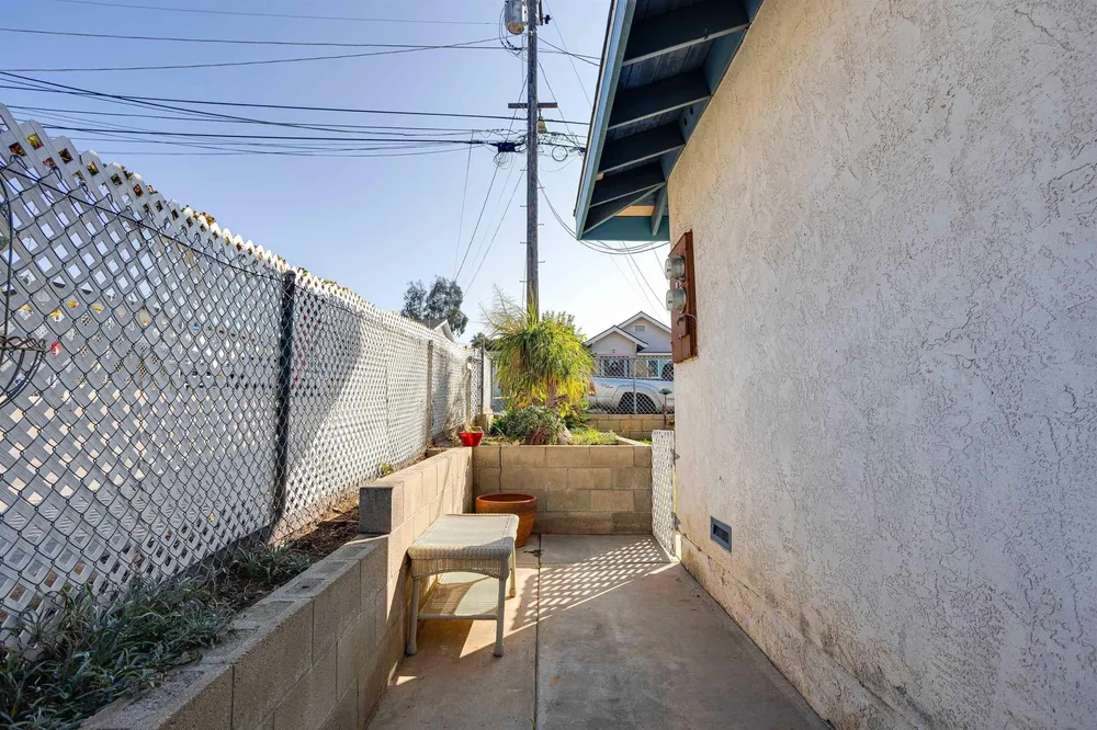 2931 E 19th St, National City, CA 91950