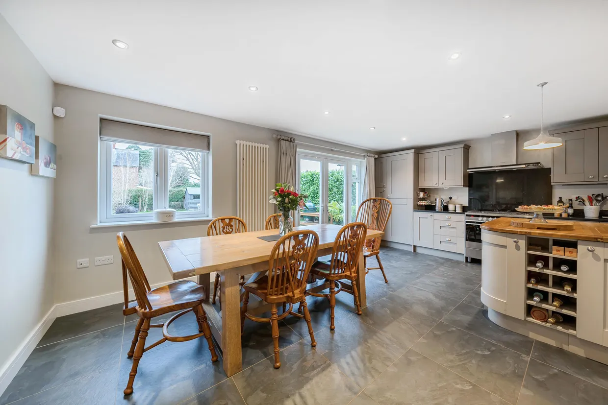 Burnt Hill Way, Farnham, GU10 photo 9