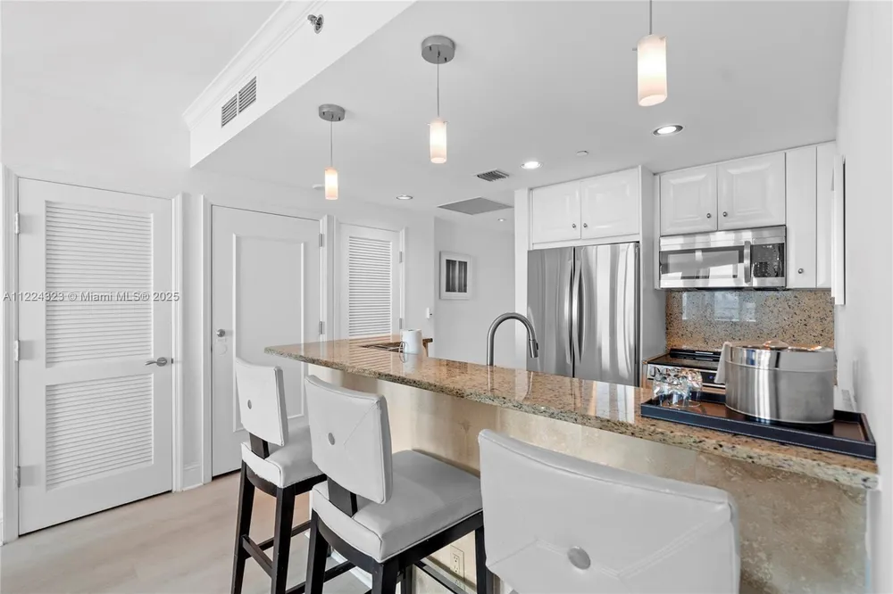 4401 Collins Ave, Miami Beach, FL 33140