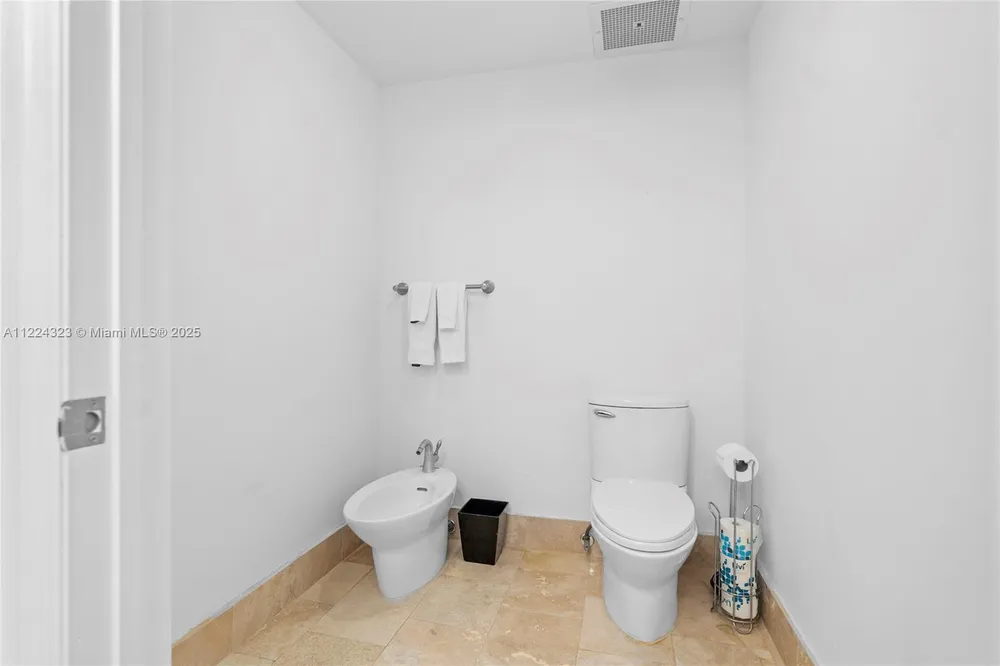 4401 Collins Ave, Miami Beach, FL 33140
