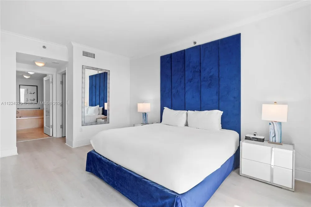 4401 Collins Ave, Miami Beach, FL 33140