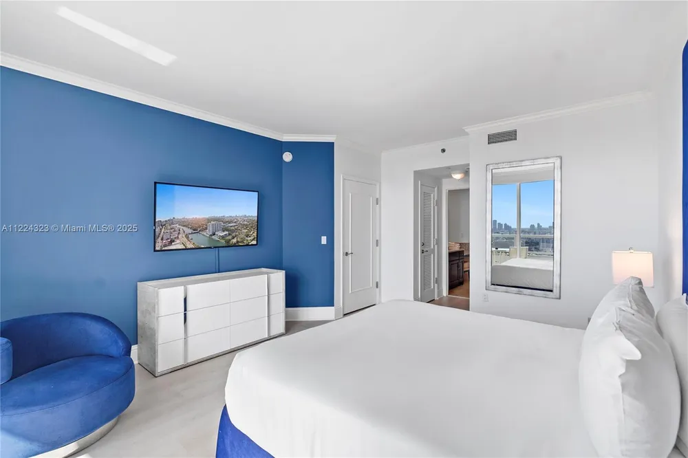 4401 Collins Ave, Miami Beach, FL 33140