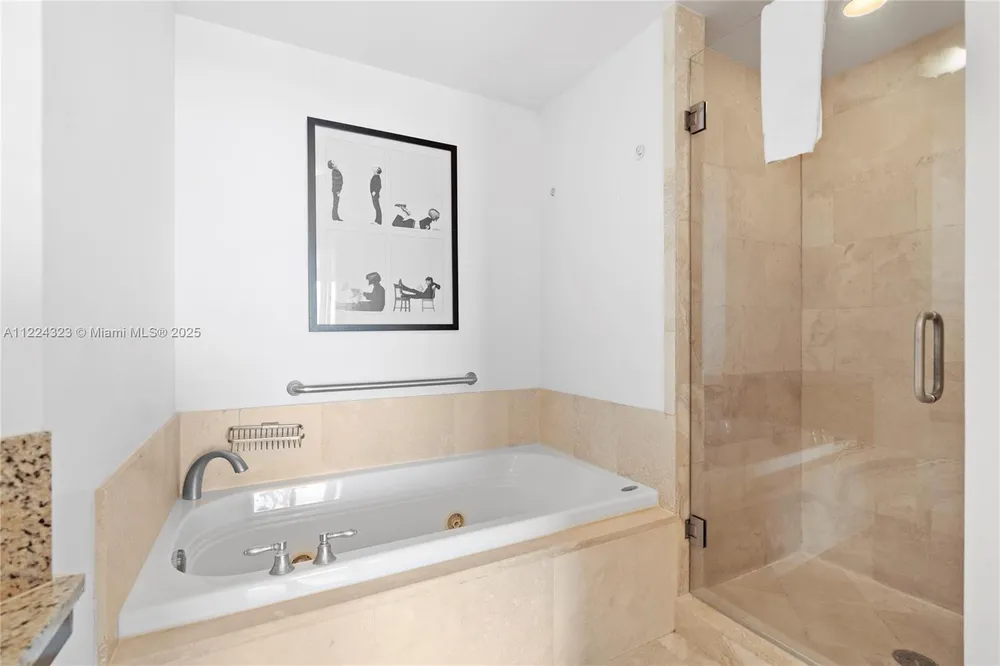 4401 Collins Ave, Miami Beach, FL 33140
