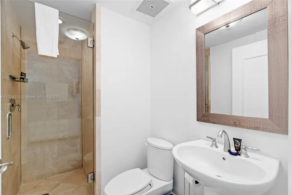4401 Collins Ave, Miami Beach, FL 33140