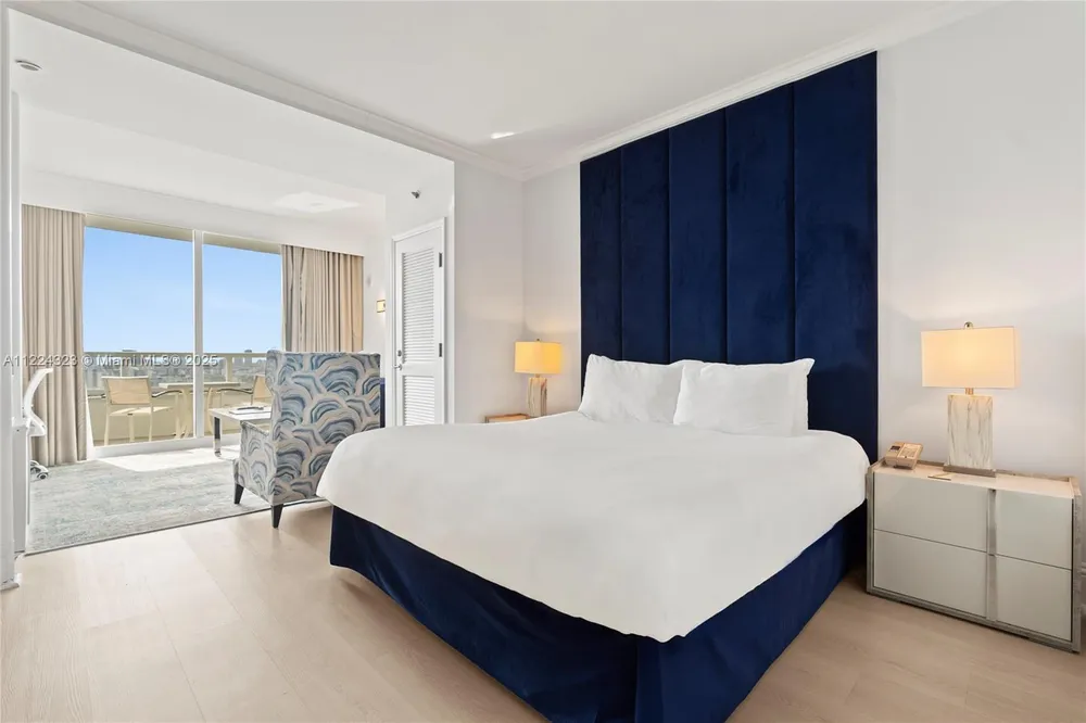 4401 Collins Ave, Miami Beach, FL 33140