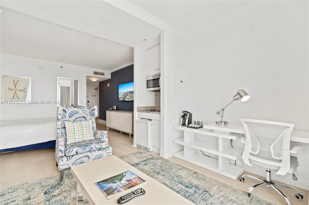 4401 Collins Ave, Miami Beach, FL 33140