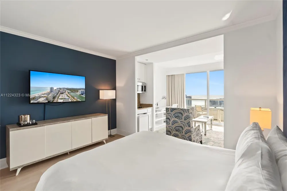 4401 Collins Ave, Miami Beach, FL 33140