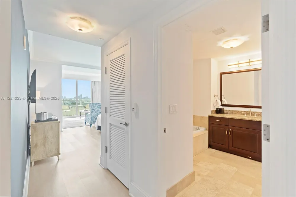 4401 Collins Ave, Miami Beach, FL 33140