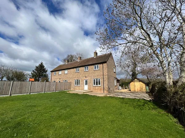 HILLTOP FARM COTTAGES, CROXTON KERRIAL, GRANTHAM
