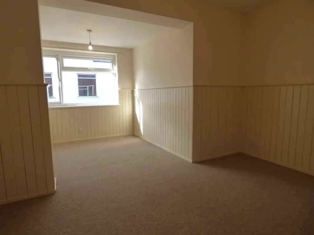 London Road, Cowplain, Waterlooville, Hampshire, PO8