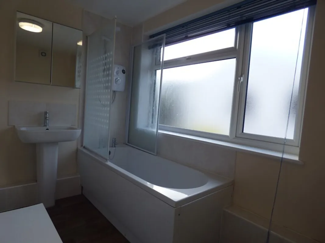London Road, Cowplain, Waterlooville, Hampshire, PO8