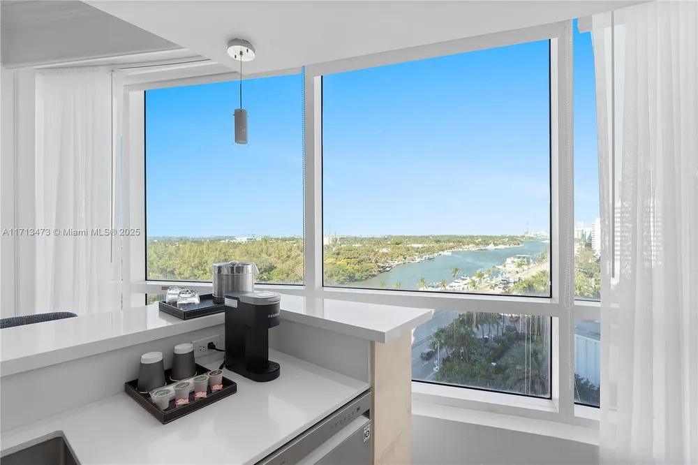 4401 Collins Ave, Miami Beach, FL 33140
