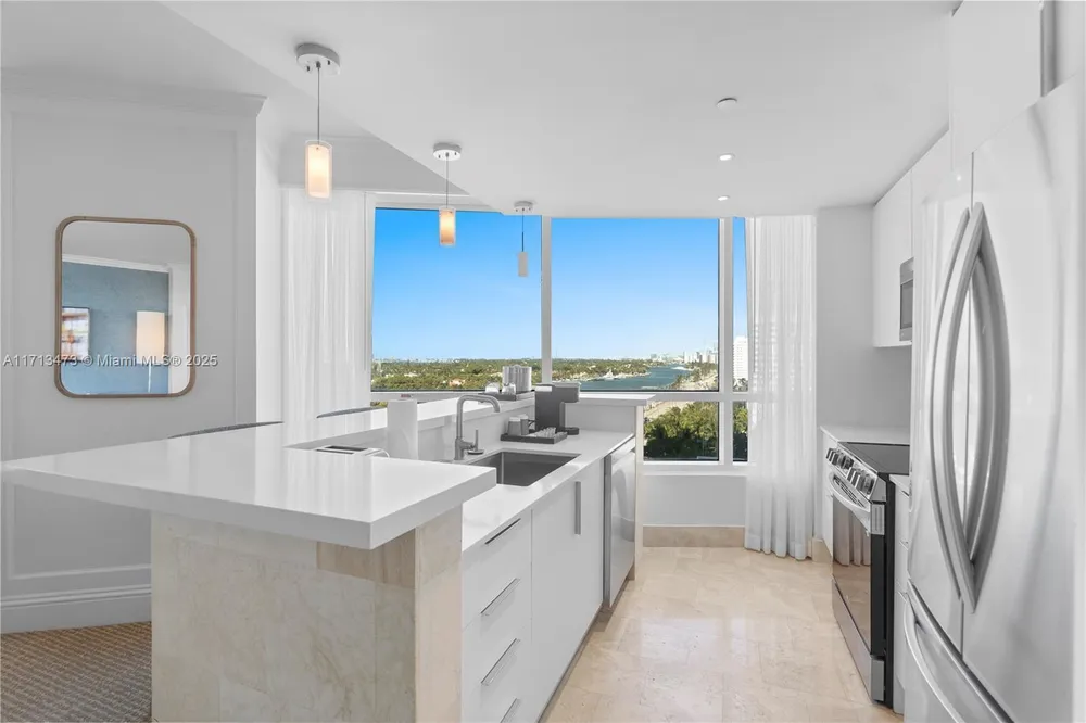 4401 Collins Ave, Miami Beach, FL 33140