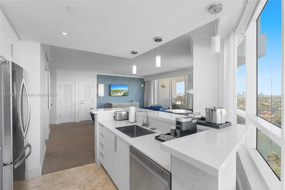 4401 Collins Ave, Miami Beach, FL 33140