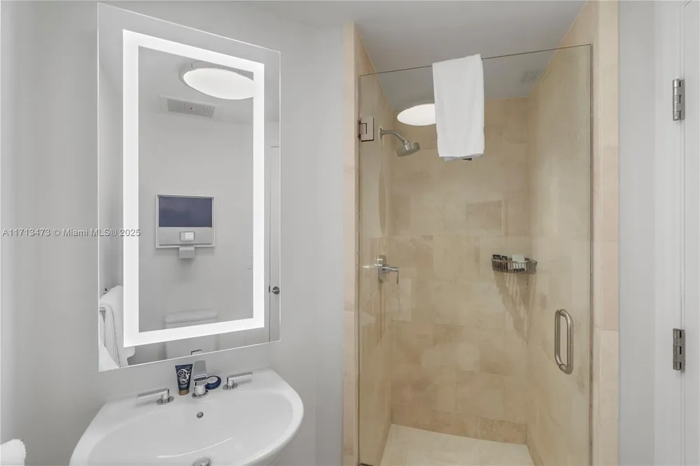 4401 Collins Ave, Miami Beach, FL 33140