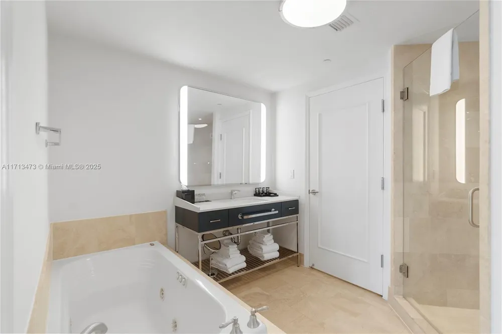4401 Collins Ave, Miami Beach, FL 33140