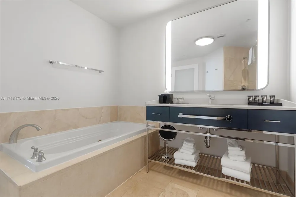 4401 Collins Ave, Miami Beach, FL 33140