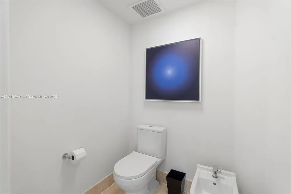 4401 Collins Ave, Miami Beach, FL 33140